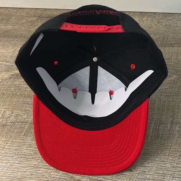 Krispy Kreme Hat OS - Picture 3 of 3